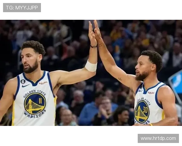 克莱替补首节表现出色5分钟内贡献5分2板1助1断展现冷静实力